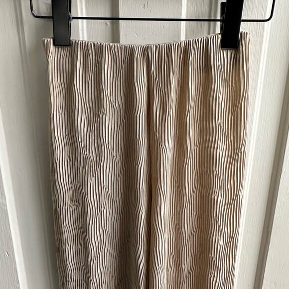 & Other Stories Plissé Pleated Fitted Trousers - Picture 3 of 7